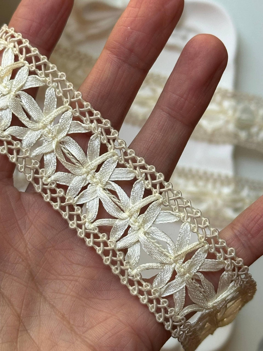 Cream Vanilla Floral Embroidered Ribbon Lace Trim by the Yard, Narrow Insertion Ribbon for Bridal Lingerie Garment Crafts, 1"