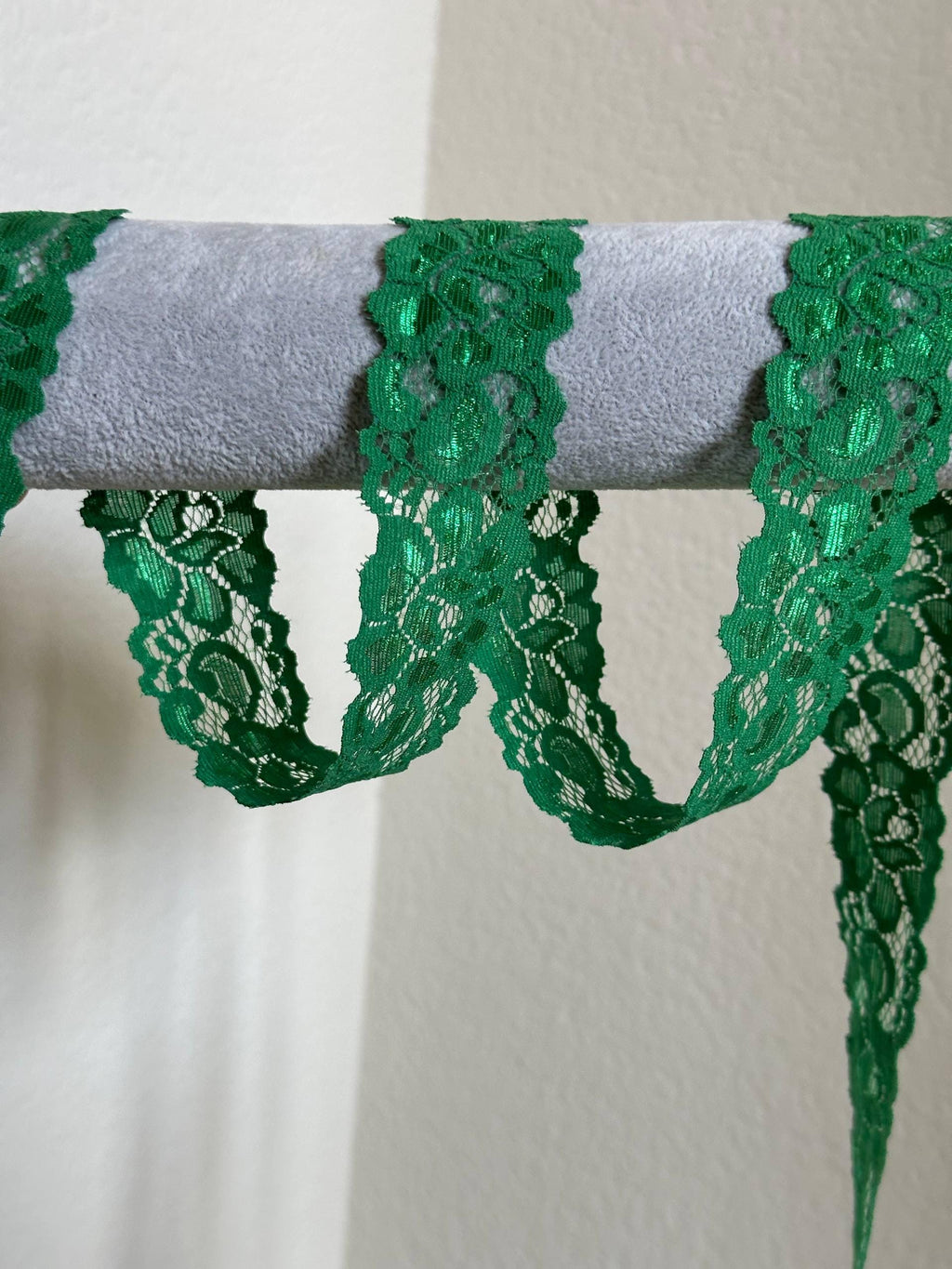 1.5" Kelly Green Stretch Elastic Lace Trim Floral Silky Shiny Scalloped Edge Ribbon for Lingerie Underwear Crafts Sewing