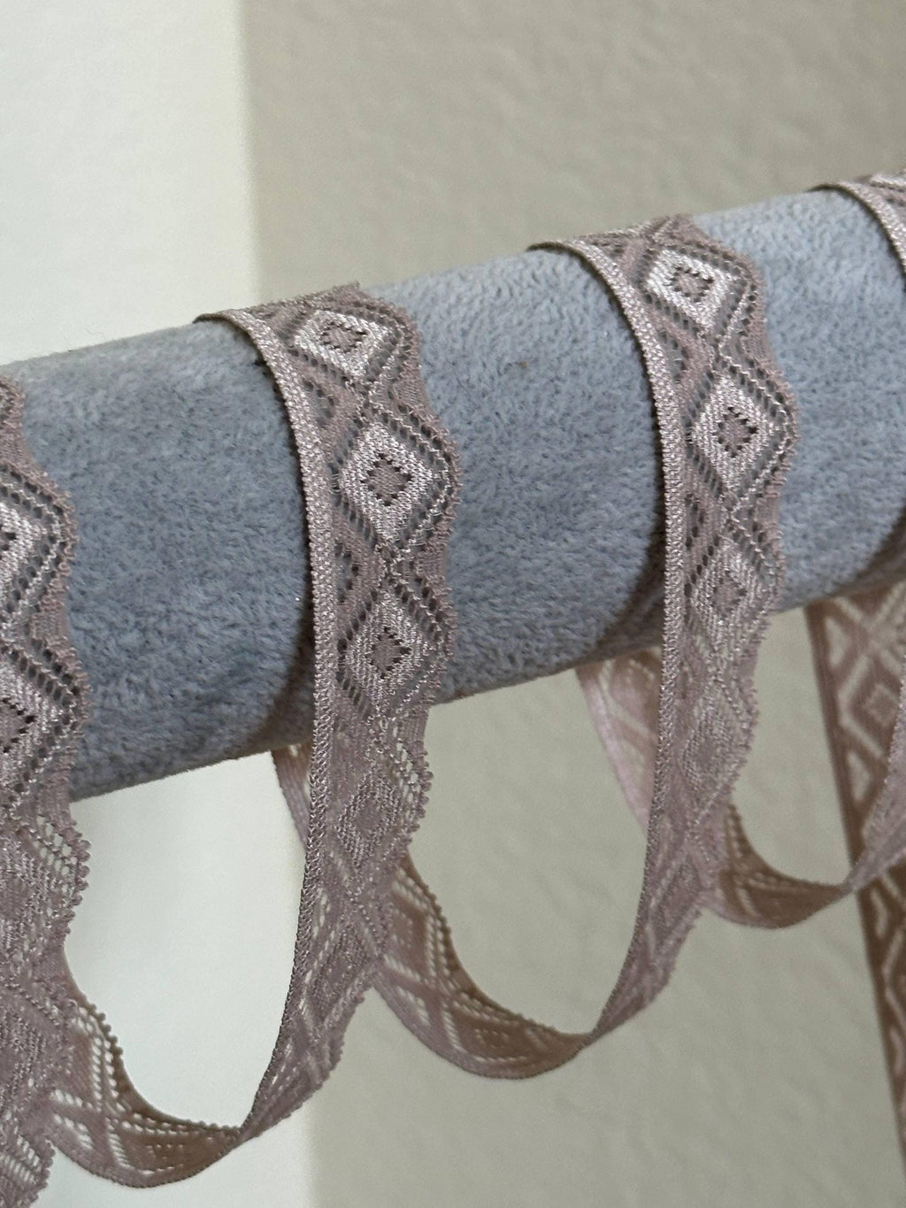 0.7" Dusty Mauve Stretch Elastic Lace Trim Dainty Scalloped Edge Geometric Argyle Ribbon for Lingerie Headbands Crafts Sewing