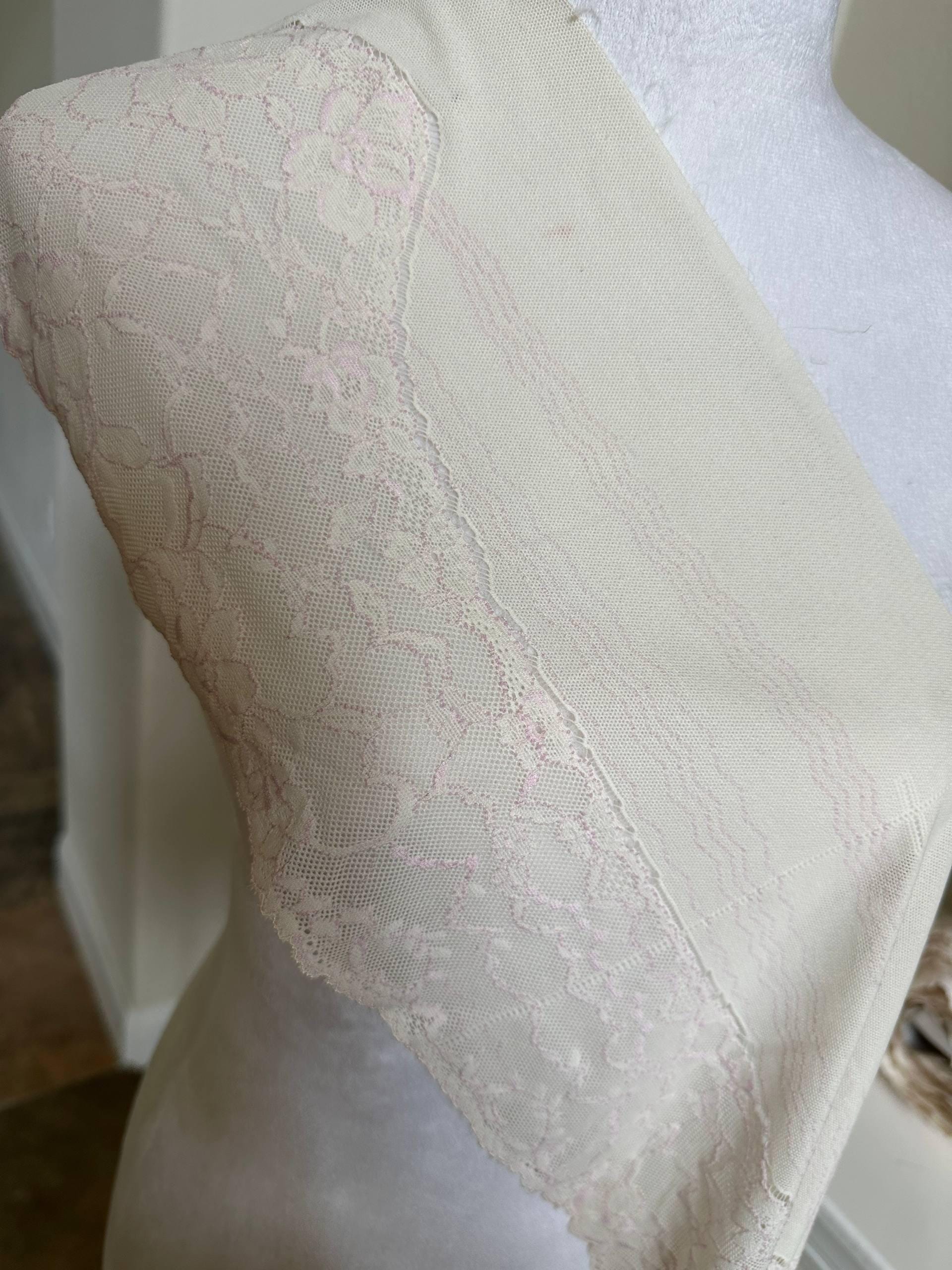 Two Tone Cream Beige & Pale Pink Floral Galloon Lace Trim Symmetrical Double Scalloped Edge Tulle Ribbon for Gowns Crafts Sewing, 7.65"
