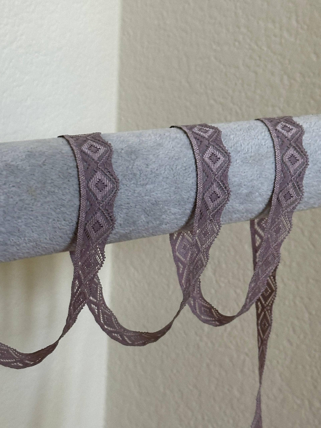 0.7" Dusty Mauve Stretch Elastic Lace Trim Dainty Scalloped Edge Geometric Argyle Ribbon for Lingerie Headbands Crafts Sewing