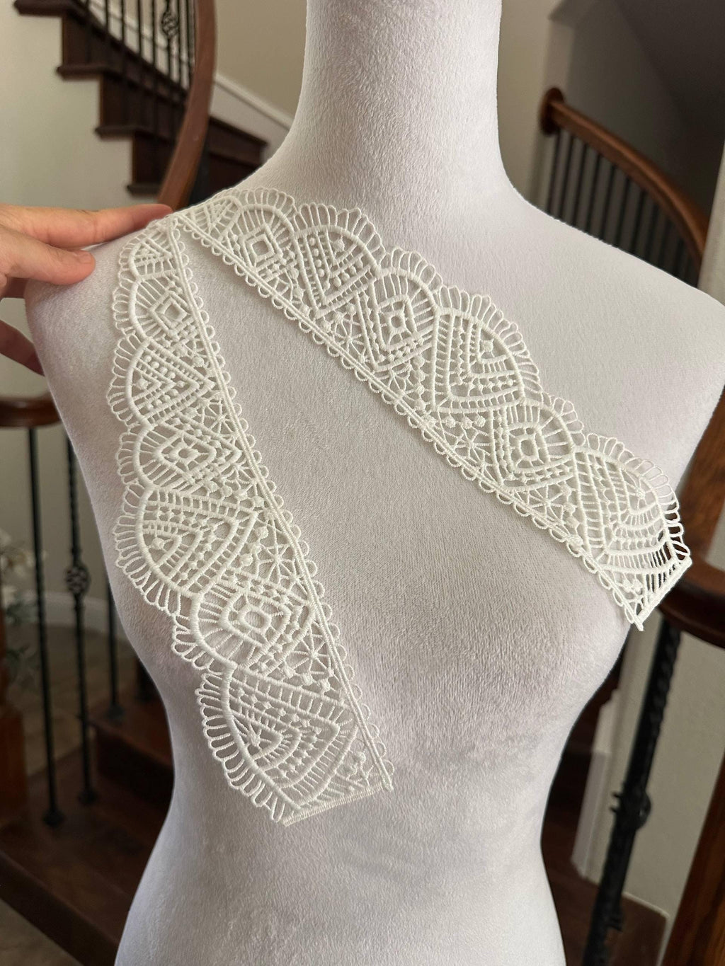 Cream White Geometric V-Neck Guipure Lace Collar Applique, Symmetrical Detachable Embroidered Neckline for Dress Sewing, 12"x2.7"