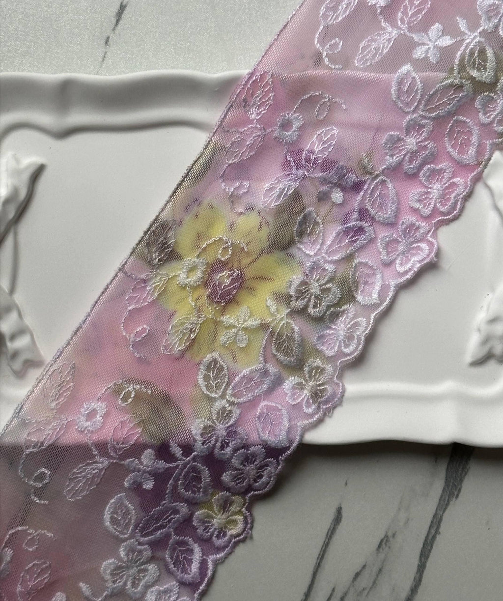 Gradient Floral Embroidered Mesh Tulle Lace Trim Single Scalloped Pink Yellow Purple Non Stretch Ribbon for Gowns Lingerie Crafts, 3"
