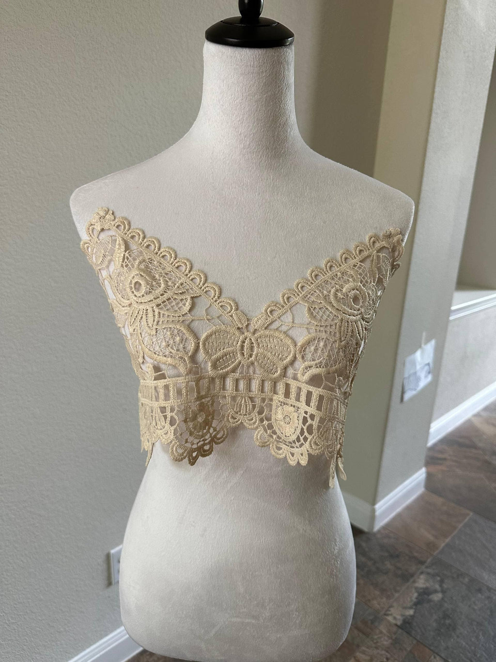 Vintage Cream Beige Guipure Water Soluble Lace Bodice Applique Motif Butterfly Floral Embroidered Front Panel for Camisole Blouse Sewing,20"