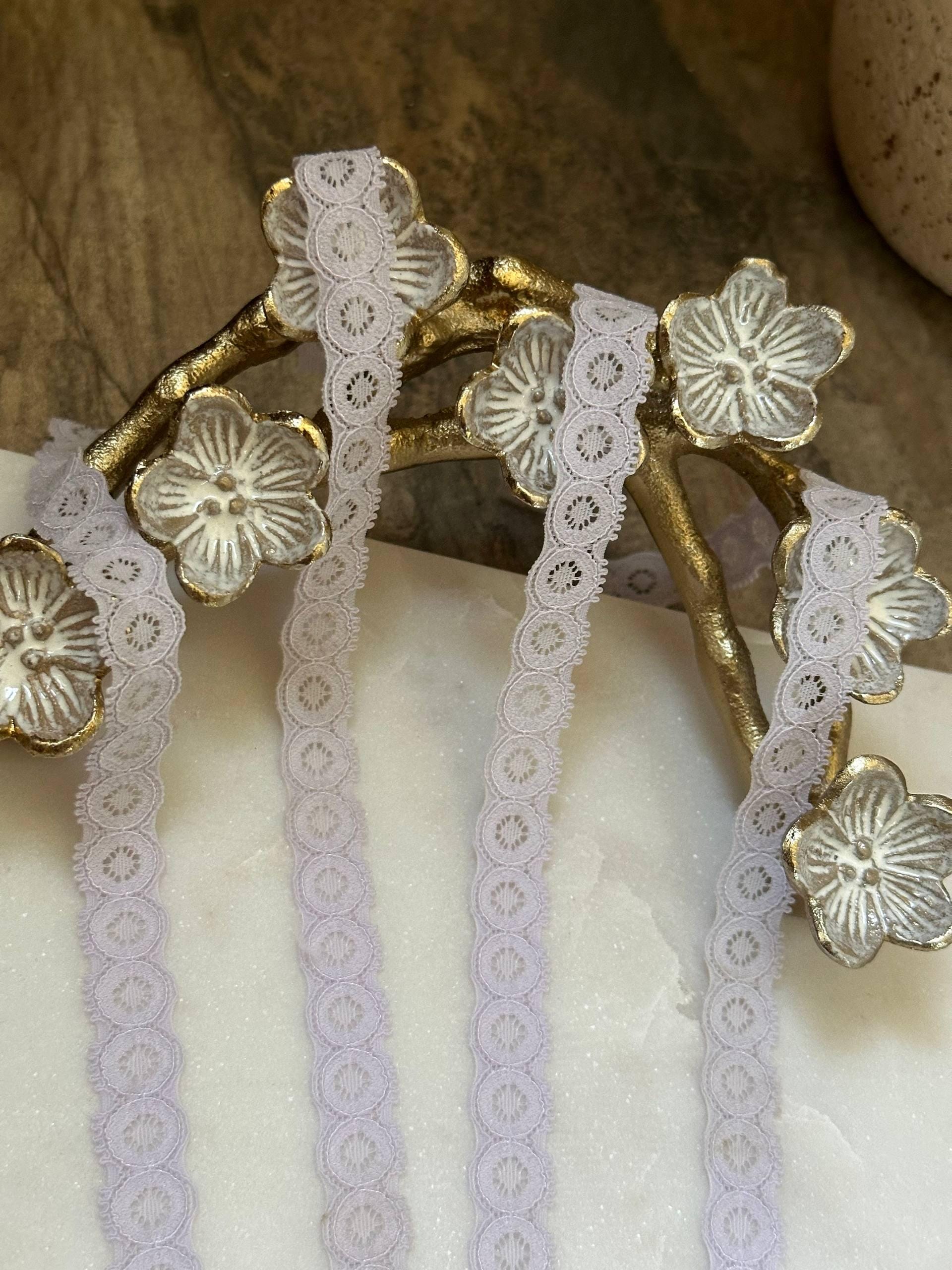 Soft Lilac Lavender Round Circle Daisy Stretch Eyelash Lace Trim by the Yard, Narrow Scalloped Elastic Ribbon, 0.5", Retail Wholesale Bulk
