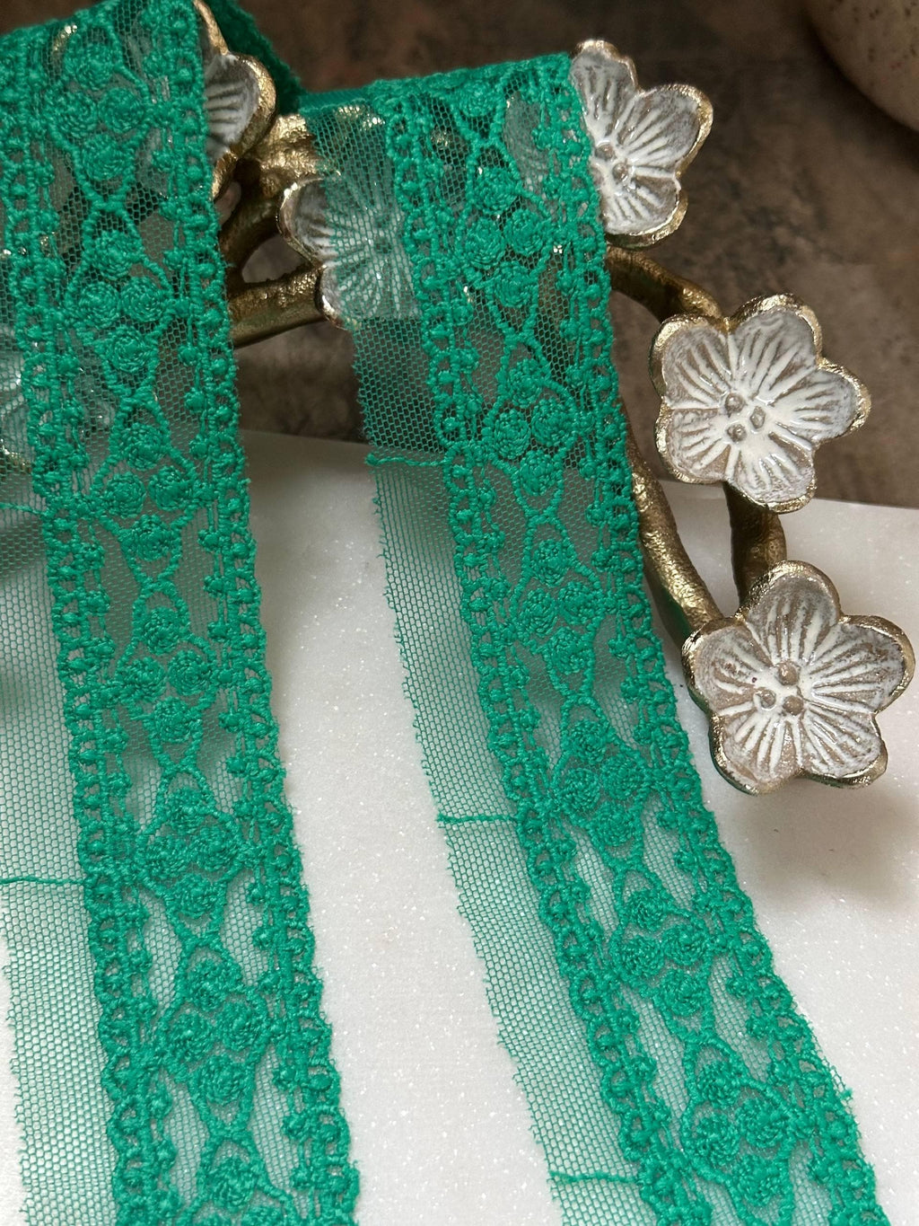Christmas Emerald Green Mesh Embroidered Scalloped Lace Trim by the Yard, Vintage Floral Ribbon for Crafts, 1", Retail Wholesale Bulk