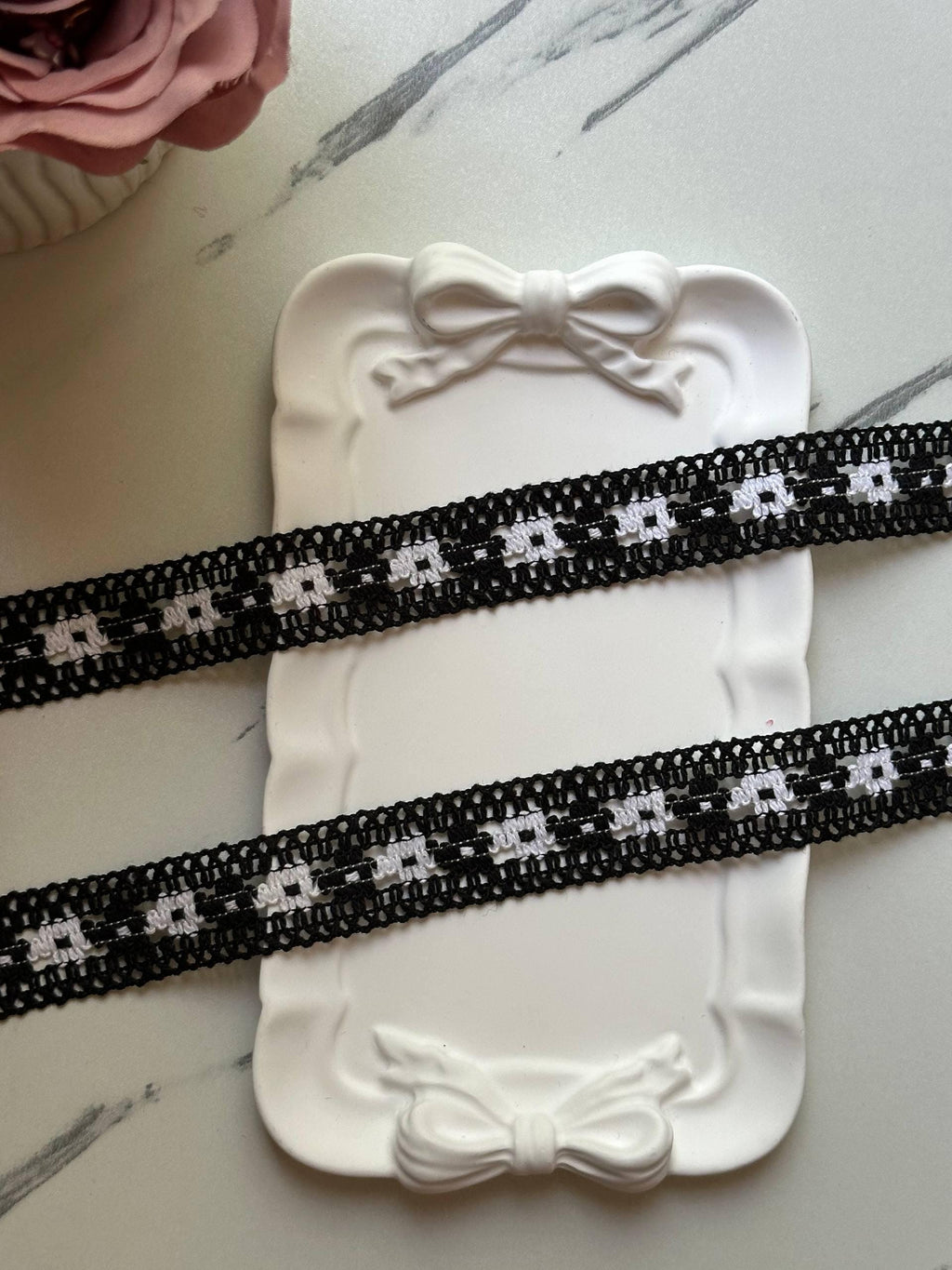 Black White Daisy Crochet Cotton Lace Trim by the Yard, Narrow Geometric Floral Insertion Ribbon for Garment Home Sewing Crafts, 1"