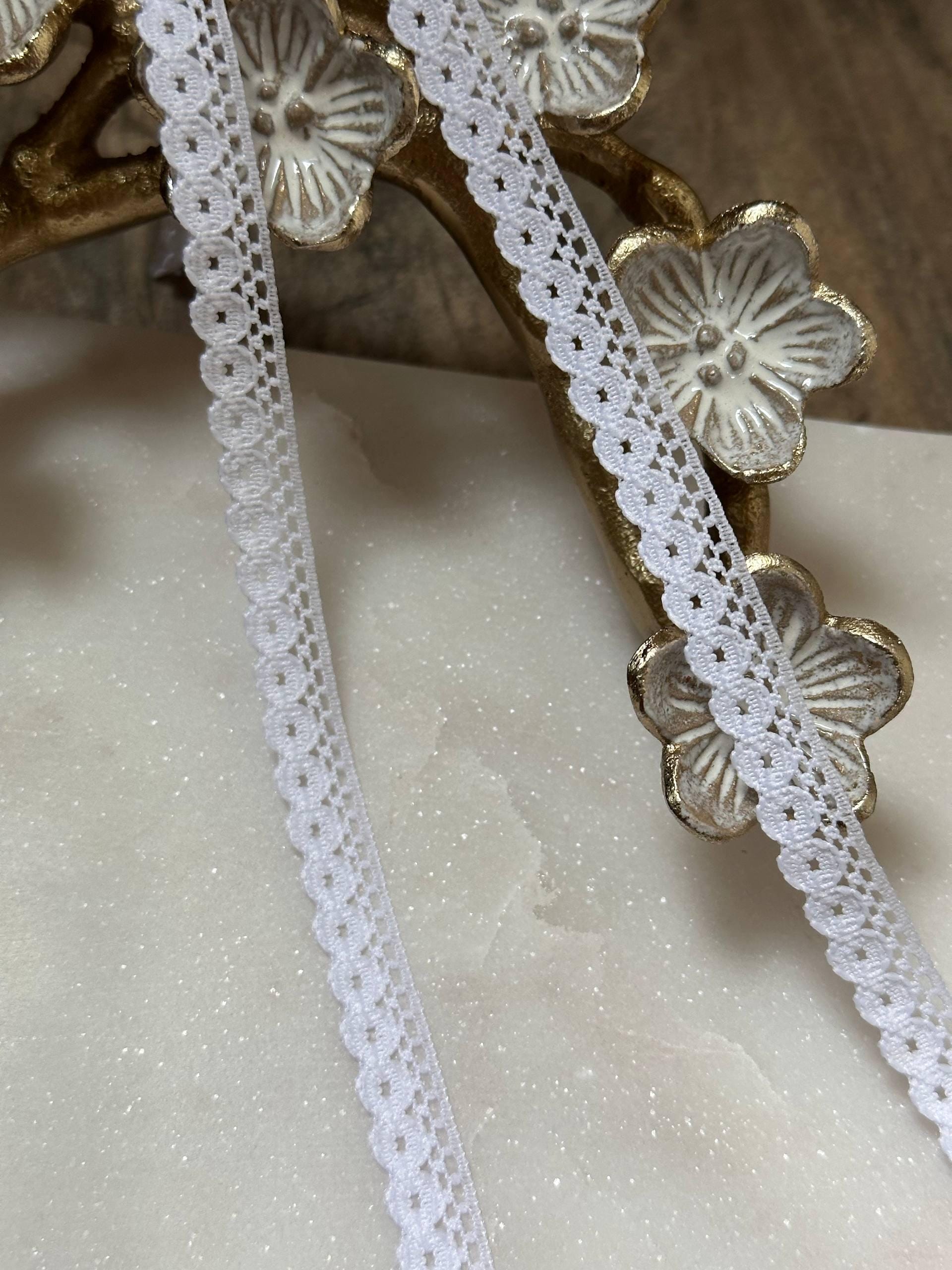 Classic Pure White Delicate Circle Eyelet Non Stretch Lace Trim by Yard, Narrow Scalloped Ribbon for Crafts, 0.75", Retail Wholesale Bulk