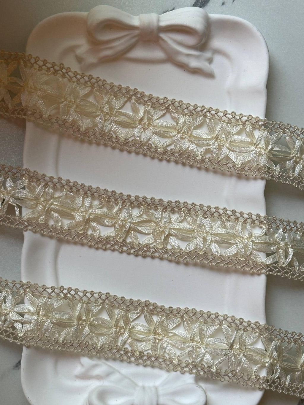 Cream Vanilla Floral Embroidered Ribbon Lace Trim by the Yard, Narrow Insertion Ribbon for Bridal Lingerie Garment Crafts, 1"