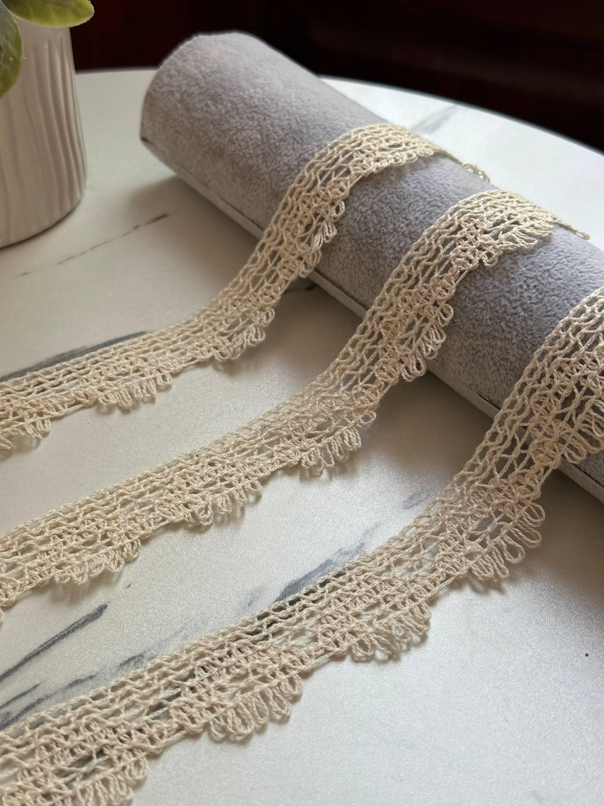 Natural Beige Cotton Crochet Lace Trim by the Yard, Narrow Scalloped Fringe Ribbon for Cottagecore Junk Journal, 1"
