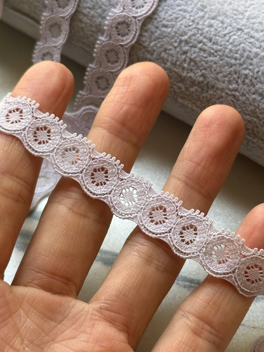 Soft Lilac Lavender Round Circle Daisy Stretch Eyelash Lace Trim by the Yard, Narrow Scalloped Elastic Ribbon, 0.5", Retail Wholesale Bulk