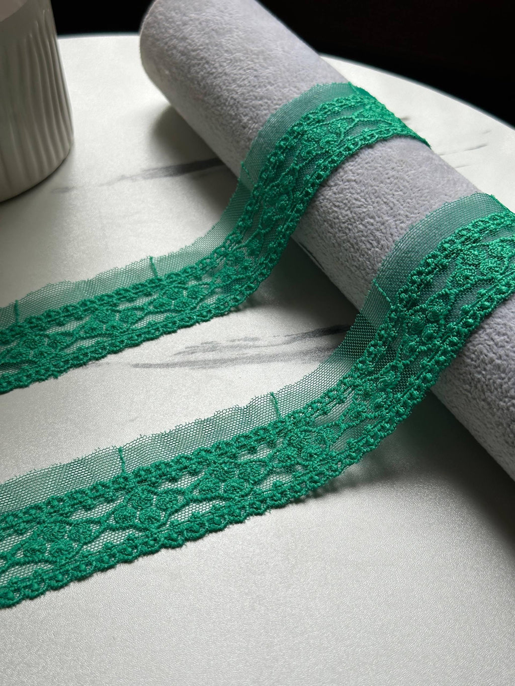 Christmas Emerald Green Mesh Embroidered Scalloped Lace Trim by the Yard, Vintage Floral Ribbon for Crafts, 1", Retail Wholesale Bulk