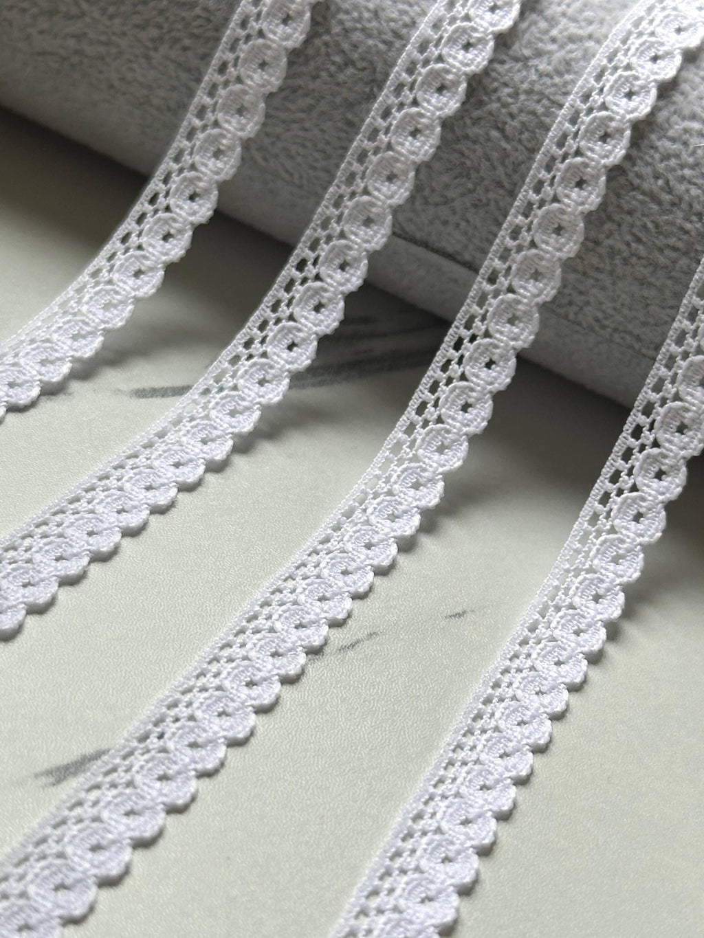 Classic Pure White Delicate Circle Eyelet Non Stretch Lace Trim by Yard, Narrow Scalloped Ribbon for Crafts, 0.75", Retail Wholesale Bulk